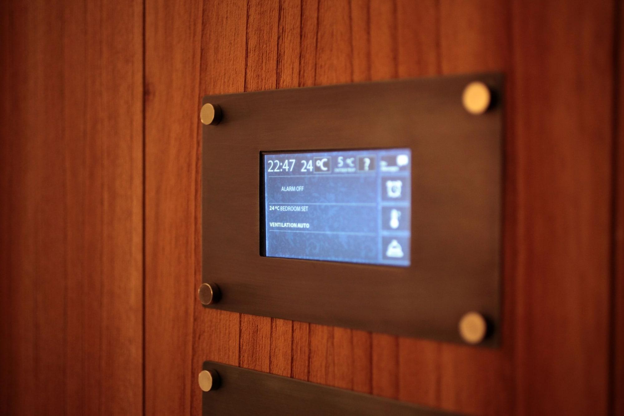 아라쿠르 우수아이아 리조트&스파 외부 사진 A smart home thermostat