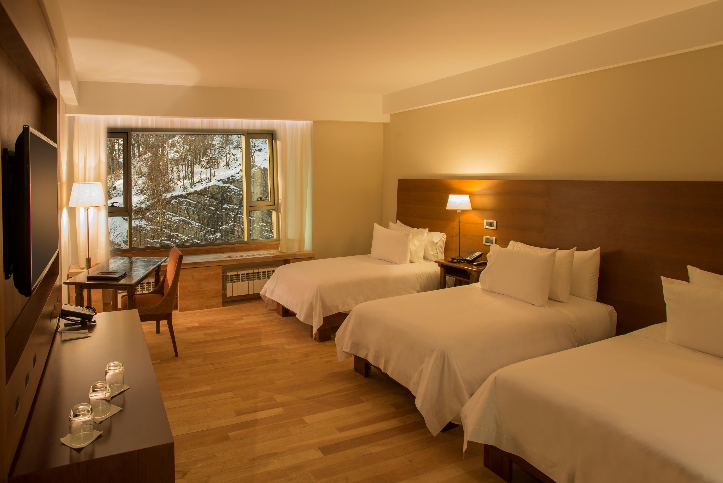 아라쿠르 우수아이아 리조트&스파 외부 사진 A room at the Four Seasons Hotel in Whistler, British Columbia, Canada