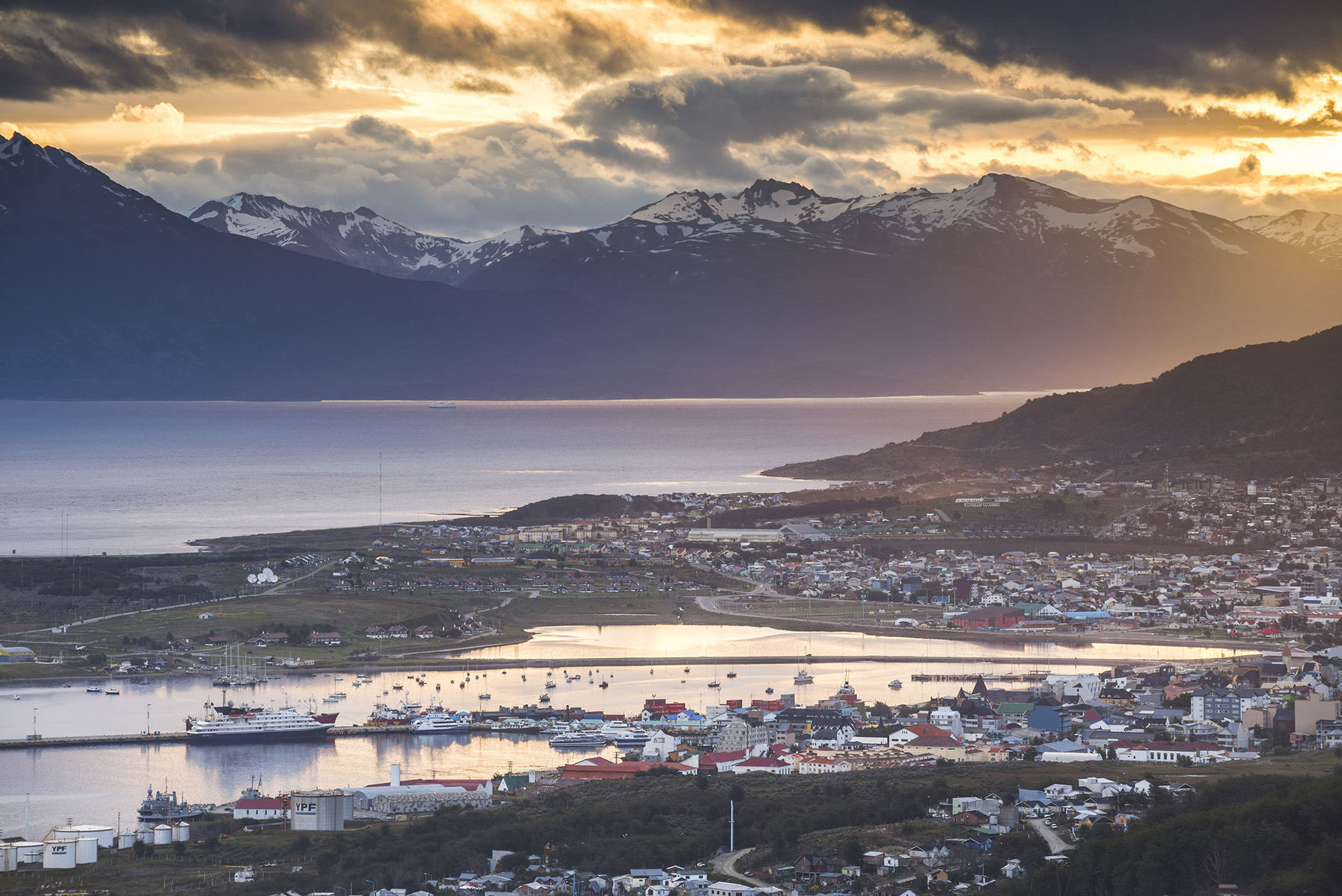 아라쿠르 우수아이아 리조트&스파 외부 사진 View of Ushuaia